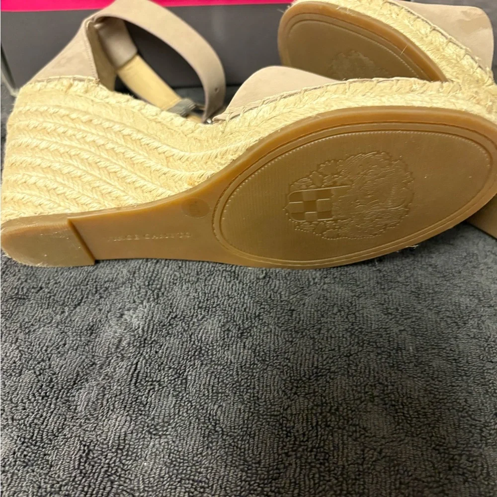 Vince Camuto VC-Leera Ankle Strap Wedges‎ in Dusty Mink Size 7M